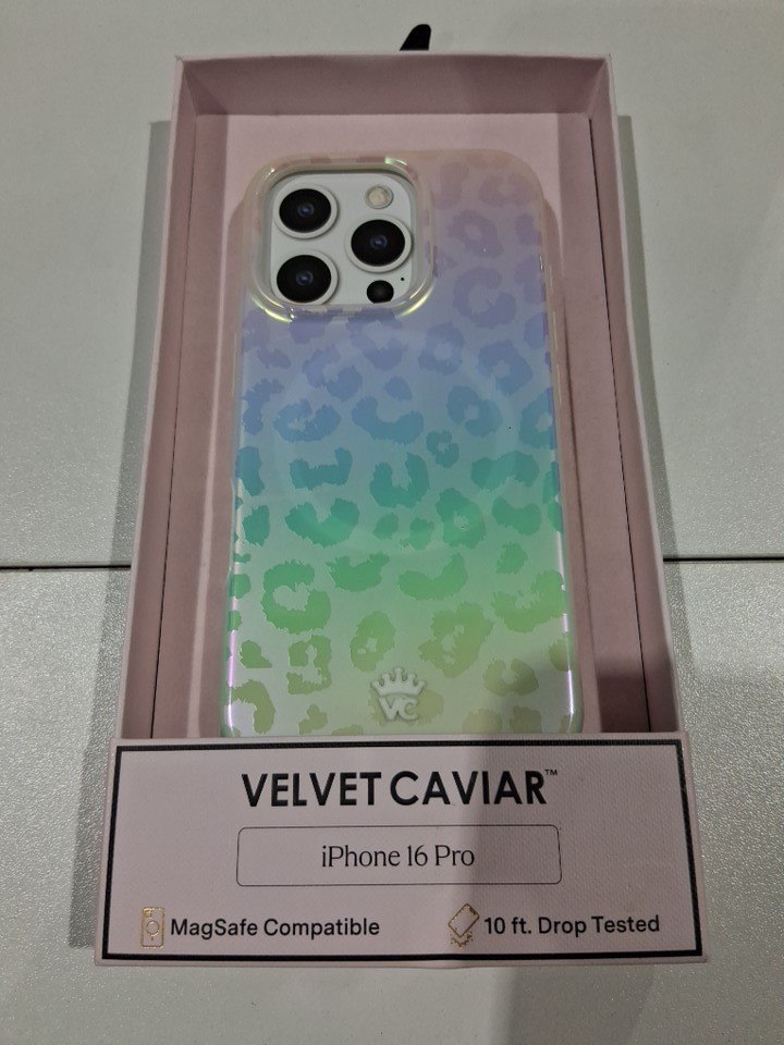 VELVET CAVIAR phone case compatible with magsafe - iphone 16 PRO - White Opal Leopard image 2