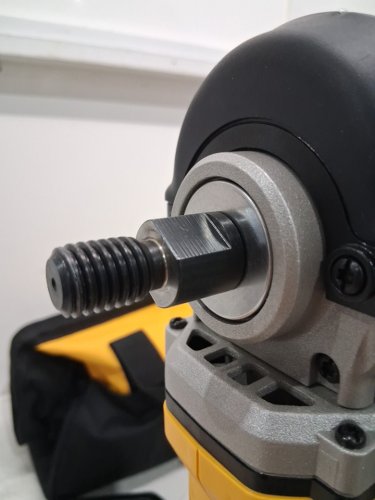 Dewalt Cordless Variable-Speed Rotary Polisher Kit With Carrying Bag and Batteries - 7" 20V (Model: DCM849) image 6