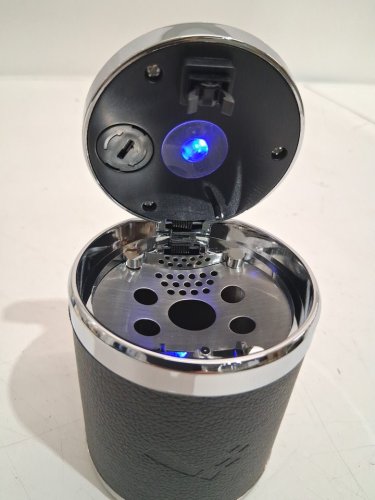 CAR ASHTRAY WITH LED LIGHT - BLACK (MODEL: YHG-B18) image 5