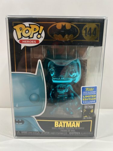 Funko pop! **2019 summer convention** Heroes: dc super heroes  - Batman  vinyl figure (#144) **plastic protector cover** image 2