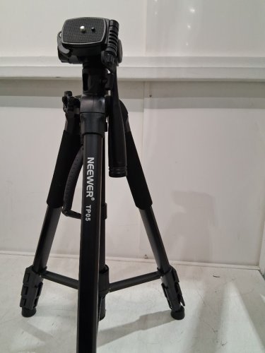 NEEWER basics video tripod with 3-way pan tilt head, remote and phone holder - 17.6lbs capacity - 74" - black (model:tp05) image 4
