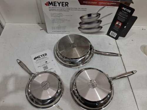 3PC MEYER ACCOLADE INDUCTION OVEN SAFE NO DRIP PROFESSIONAL COOKWARE PAN SET - 8" / 9.5" / 11" - STAINLESS STEEL (MODEL: 1801554) image 3