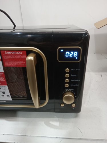 Frigidaire Retro Microwave Oven - 0.7CU.FT - 700W - retro Black/Gold (Model: EMW788-BLACKGLD) image 4
