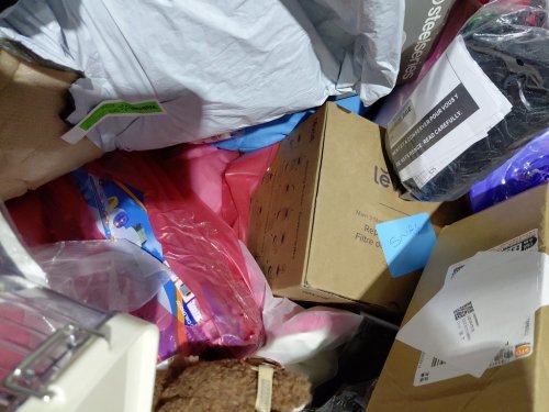 assorted MIXED item MYSTERY PALLET - VARIOUS PRODUCTS - aprox 300+ - (pallet #31) image 9