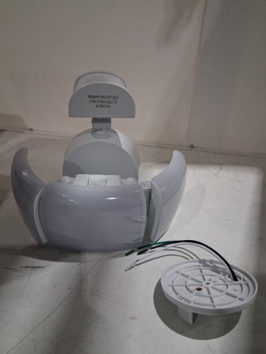 KODA MOTION-ACTIVATED LED SECURITY FLOOD LIGHT - 4800LM - WHITE (MODEL: 1938035/LM030878) image 3