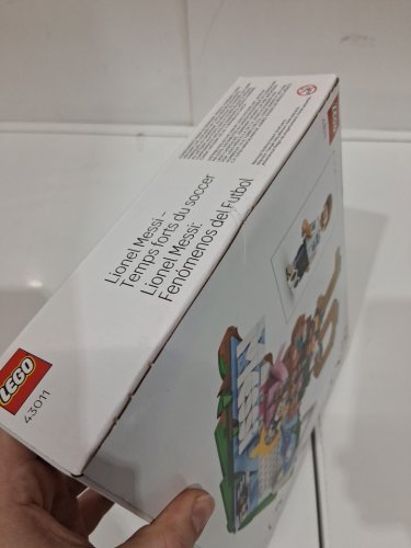 500pc LEGO Lionel Messi – Soccer Highlights (MODEL: 43011 / 1939201) image 4