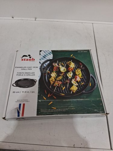 staub grill pan with integrated handles - 12" round - cast iron (model: 1894933) image 2