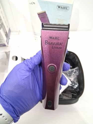 WAHL 5-IN-1 ADJUSTABLE BRAVURA ULTIMATE PROFESSIONAL PERFORMANCE CORDLESS RECHARGEABLE PET HAIR CLIPPER - purple (MODEL: 59164) image 4