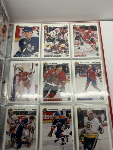1300+ APPROX ASSSTD 1991/92/93 NHL UPPER DECK HOCKEY CARDS IN ENGLISH AND FRENCH VERSIONS image 10