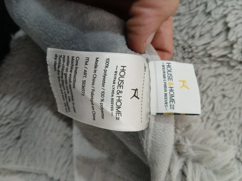 House & Home by Lynda Reeves Luxe Faux Fur Throw - 60 " X 70" - GREY/ beige (model:6536972) image 4