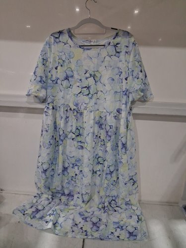 Women‘s Short Sleeve Crew Neck lose Maxi Dresses - medium - Flower print/purple/blue (model: 3UMXRDHCIDYG) image 2