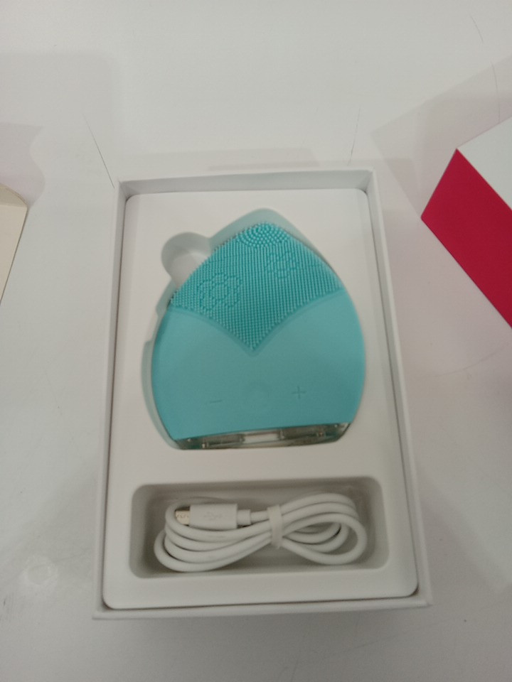 born for beauty sonic vibrating silicone facial deep cleaning brush - light blue image 3