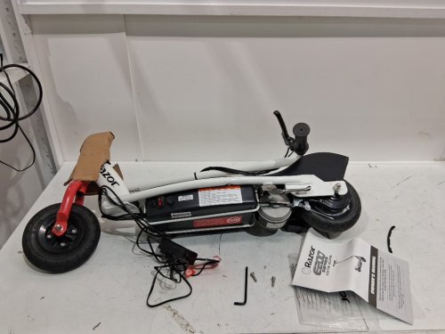 Razor e200 Electric Scooter - white / red (13112410) image 4
