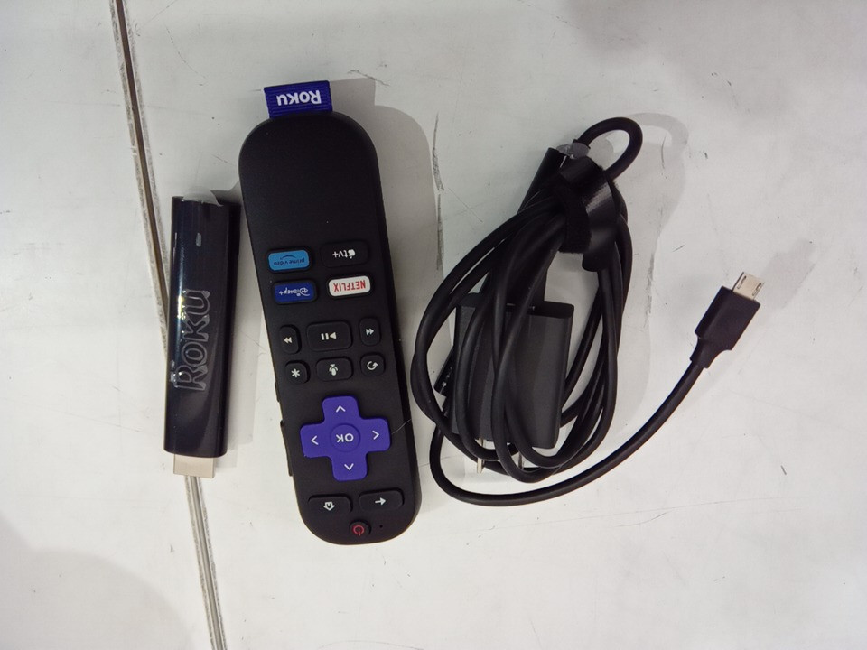 ROKU STREAMING STICK 4K - STREAMING DEVICE 4K/HDR/ DOLBY VISION - (MODEL: 3820X2) image 3