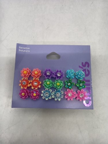 9PR GIRL'S CLAIRE'S flower earrings for sensitive ears - assorted colours image 2