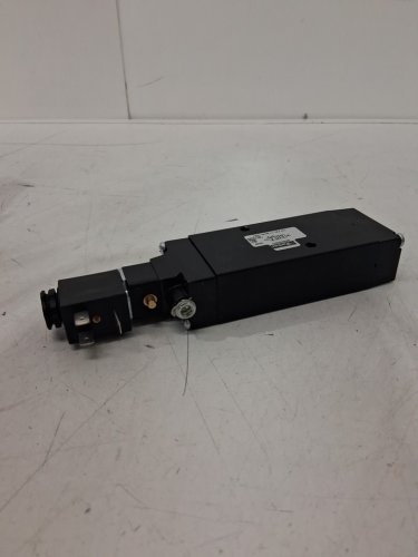 parker Hannifin pneumatic  general inline industrial solenoid valve - 145psi - 4.8w - black (model: b6a0000801/p0194749) image 3