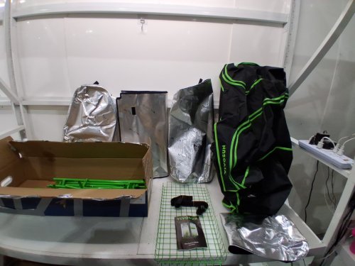 VIVOSUN 2-IN-1 GROWING TENT WITH REFLECTIVE MYLAR - 48" x 60" x 80" - BLACK/GREEN (MODEL: D548) image 6