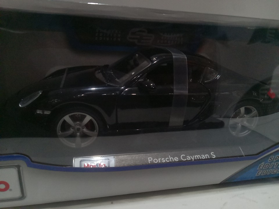 MAISTO SPECIAL EDITION 1:18 DIE-CAST PORSCHE CAYMAN S - Black image 4