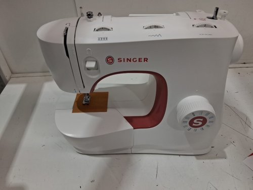 SINGER Sewing Machine with 23 Built-In Stitches - White (MODEL: MX231) image 6