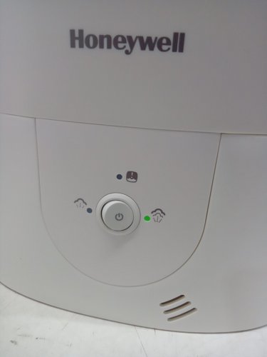 HONEYWELL TOP FILL WARM MIST HUMIDIFIER WITH ESSENTIAL OIL CUP - 1.5GAL CAPACITY - WHITE (MODEL: hwm440wc) image 4