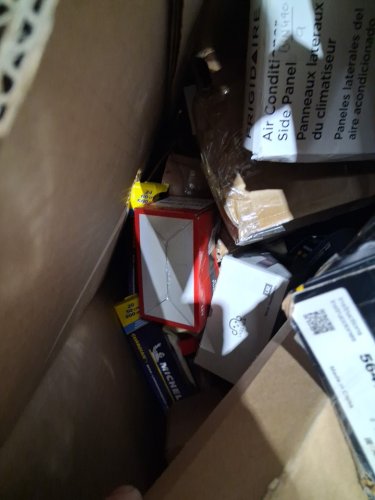 assorted MIXED item MYSTERY PALLET - VARIOUS PRODUCTS - aprox 300+ - (pallet #21) image 10