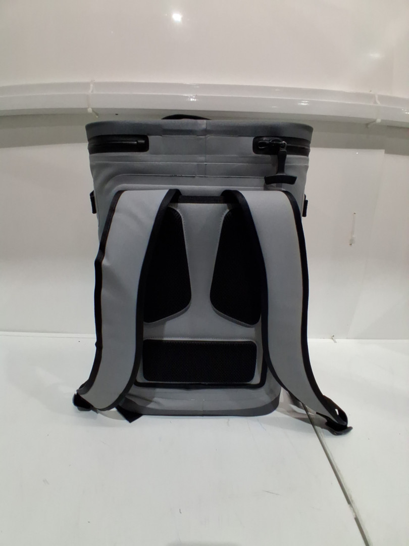 Sugar Lake Gear co. Waterproof Backpack cooler and zipper lubricant - 25L - grey/black (model: 1888732) image 3