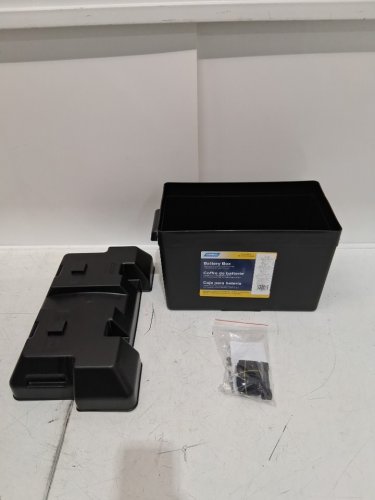 CAMCO HEAVY DUTY BATTERY STORAGE BOX WITH STRAPS - HOLDS GROUP SIZE 27-31 BATTERIES - LARGE - BLACK (MODEL:55373) image 3