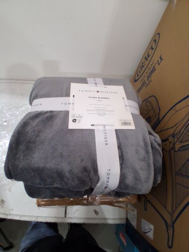 tommy Hilfiger plush blanket - king - grey image 2