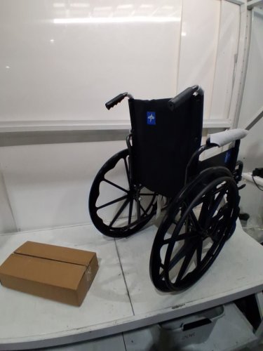 MEDLINE GUARDIAN K1 WHEELCHAIR - 16" seat - 300LB CAPacity - BLACK (MODEL: K1166N22S) image 4