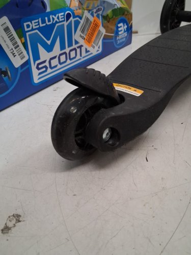 Rugged Racers Mini Deluxe 3 Wheel Kick Scooter with Led and Adjustable Height 22" -27"-RED/BLACK (MODEL:BH19894) image 3