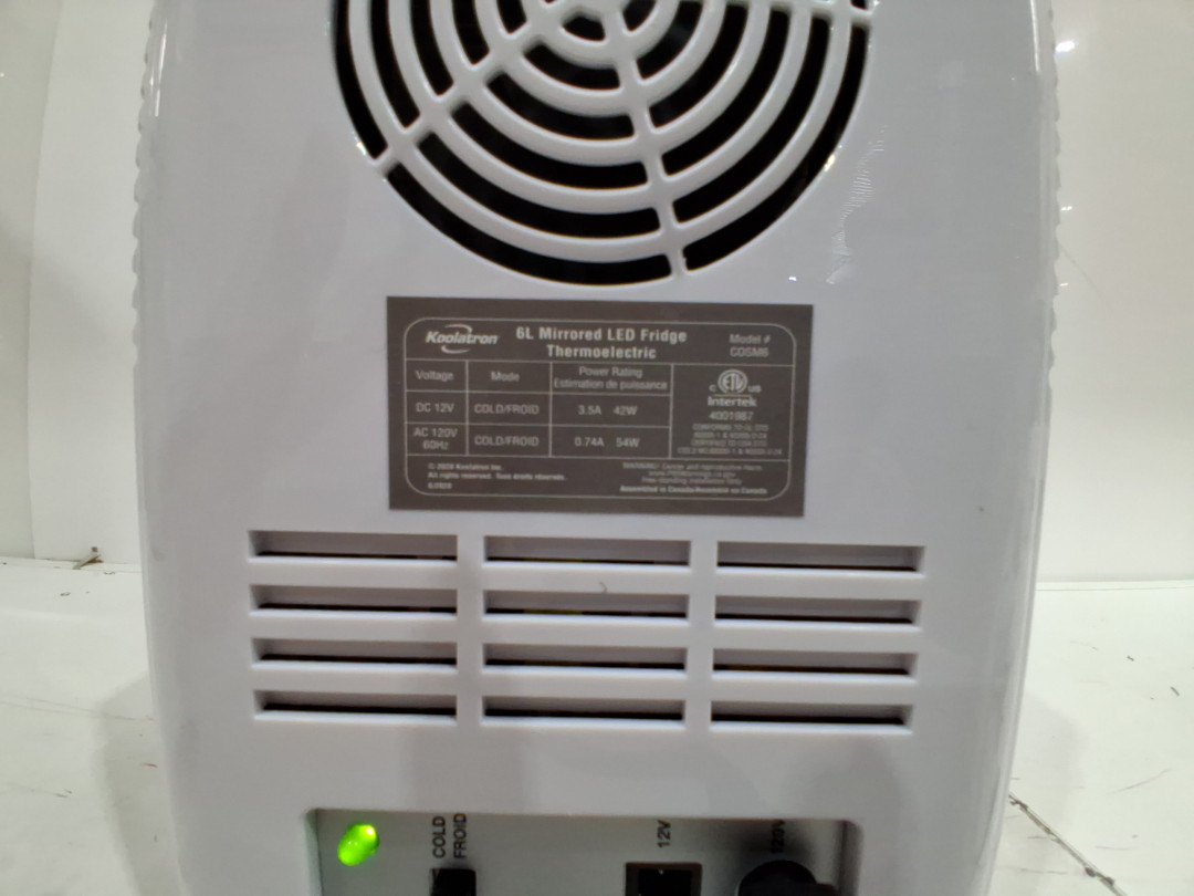 KOOLATRON COMPACT MIRRORED MINI FRIDGE WITH LED LIGHT - 6L CAP - WHITE (MODEL: C0SM6) image 9