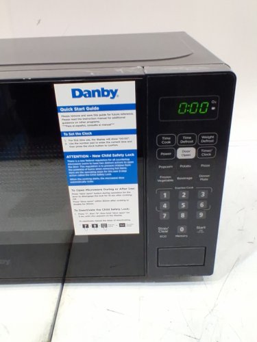 DANBY 700W COUNTERTOP MICROWAVE - 0.7 CU.FT - BLACK (MODEL: DBMW0721BBB) image 6