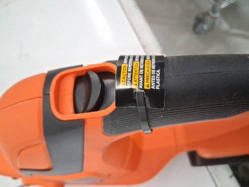BLACK+DECKER 20V BARE MAX LITHIUM ION CORDLESS HEDGE TRIMMER WITH BATTERY (MODEL: LHT2220B) image 3