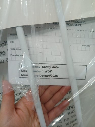 SAFETY FIRST ADJUSTABLE EASY INSTALL AND WALK THROUGH BABY SAFTEY GATE 71.6" x 71" - white (MODEL- WO46) image 5