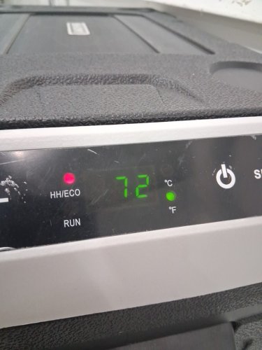 EUHOMY DUAL ZONE PORTABLE CAR FRIDGE FREEZER LED DIGITAL DISPLAY AND BUILT-IN WHEELS AND HANDLES - 50L - 100V - BLACK / GREY (MODEL:CF003-50BL-CAEH) image 6