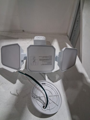Koda LED motion activated security light - 240° sensor - 70ft Range - 4200LM - WHITE (Model: 1763201) image 2