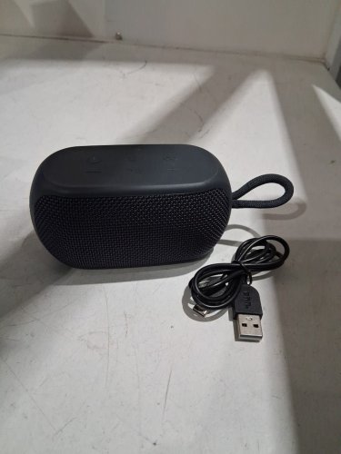 ONN. SMALL BLUETOOTH RUGGED SPEAKER WITH PARTY SYNC MODE - UP TO 10 HOURS OF PLAYTIME - GREY (MODEL: AAGRY100081918) image 3