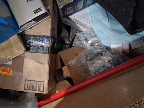 assorted MIXED item MYSTERY PALLET - VARIOUS PRODUCTS - aprox 300+ - (pallet #19) image 9