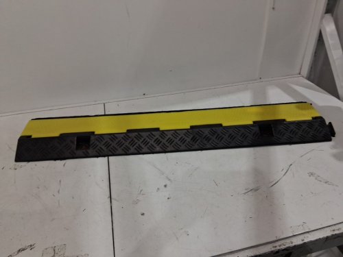 cable / hose protector ramp with flip open top cover - 39" x 10" - black/yellow (model : cp-r02-1) image 4