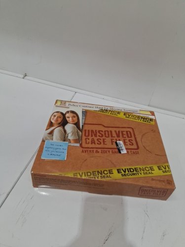UNSOLVED CASE FILES "AVERY & ZOEY GARDENER" DETECTIVE GAME WITH DETECTIVE'S NOTES, CSI PHOTOS, INVESTIGATION DOCUMENTS, AND MORE! - ages 14+ (model: hz1953) image 2