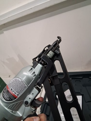 Metabo HPT Pneumatic Finish Nailer - 1.25" to 2.5" - Silver/Black (Model: NT65MA4) image 4