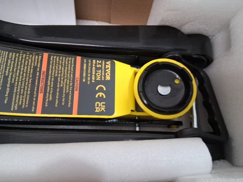 Heavy Duty Low Profile Heavy-Duty Steel Floor Jack with Single Piston Hydraulic Pump - 2.5 Ton cap - Yellow (model: wd-a-02250-a00-0) image 6