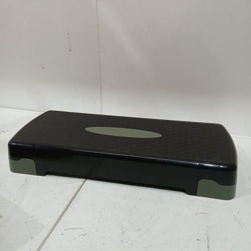 AMAZON BASICS Aerobic Exercise Step Platform, Adjustable Workout Stepper At Home - green/black image 3