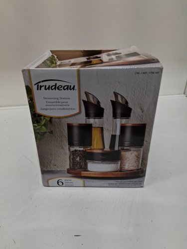 6PC TRUDEAU SEASONING STATION WITH LAZY SUSAN, 2 OIL BOTTLES, 2 GRINDERS, AND 1 JAR (MODEL: 1796149) image 2