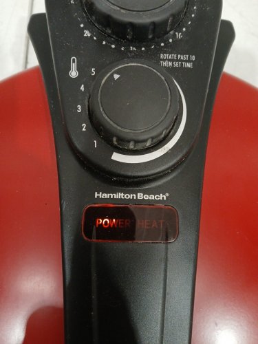 HAMILTON BEACH ROTATING PIZZA MAKER - 12" - RED (MODEL: 31700) image 4