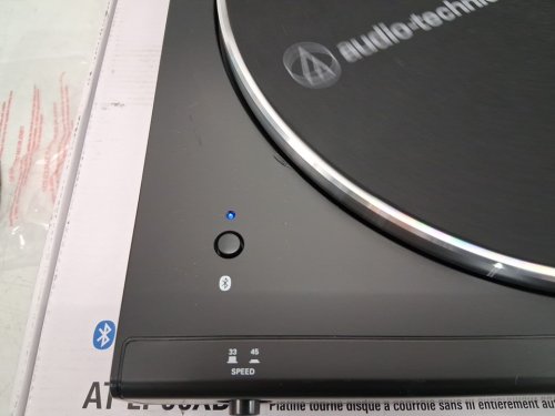 AUDIO-TECHNICA FULLY AUTOMATIC BELT-DRIVE STEREO TURNTABLE with bluetooth connection and usb - Black (model: at-lp60xbt-usb) image 11