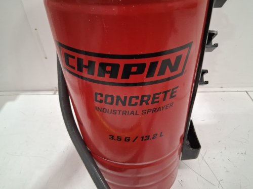 CHAPIN PROFESSIONAL INDUSTRIAL CONCRETE OPEN HEAD PUMP SPRAYER - 3.5gal - red/black (model:19494) image 6