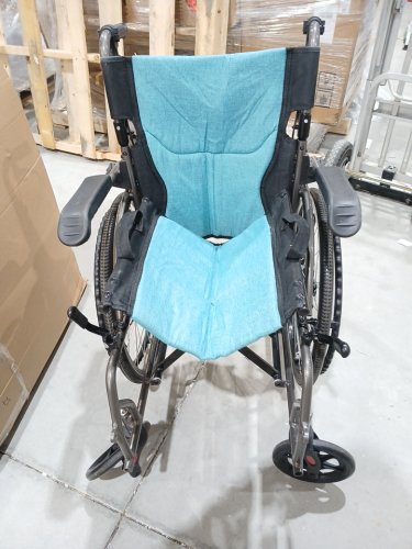 Folding Lightweight Wheelchair with Flip-Back Desk-Length Arms - 250lbs cap - Blue/Black image 4