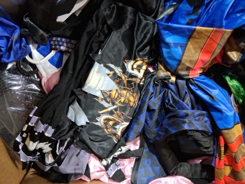assorted MIXED item Halloween costume MYSTERY PALLET - VARIOUS costumes - aprox 150+ (PALLET #2) image 8