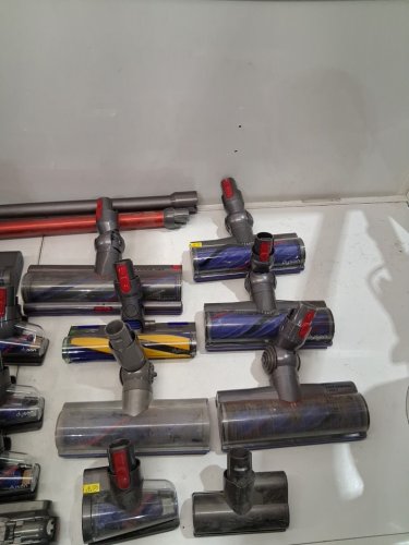 35+ Assorted dyson vacuums attachments | accessories image 4